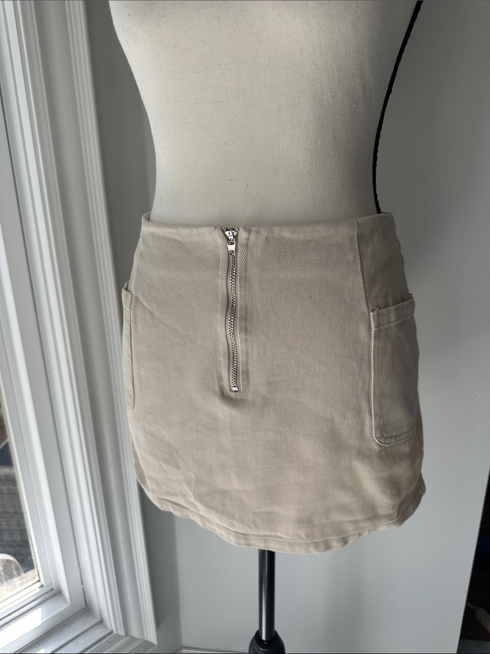 WHITE FOX High-Rise Beige Tan Mini Skirt Front Zip 100% Cotton Size Medium